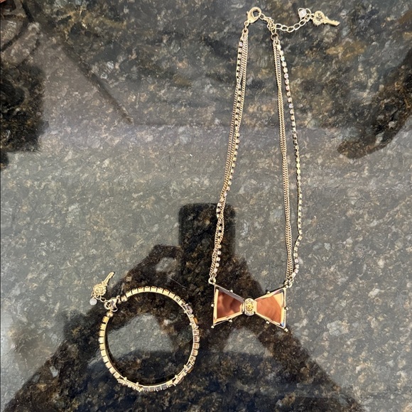 EUC Betsy Johnson Gold Bow Necklace and Bracelet Set - Picture 7 of 12